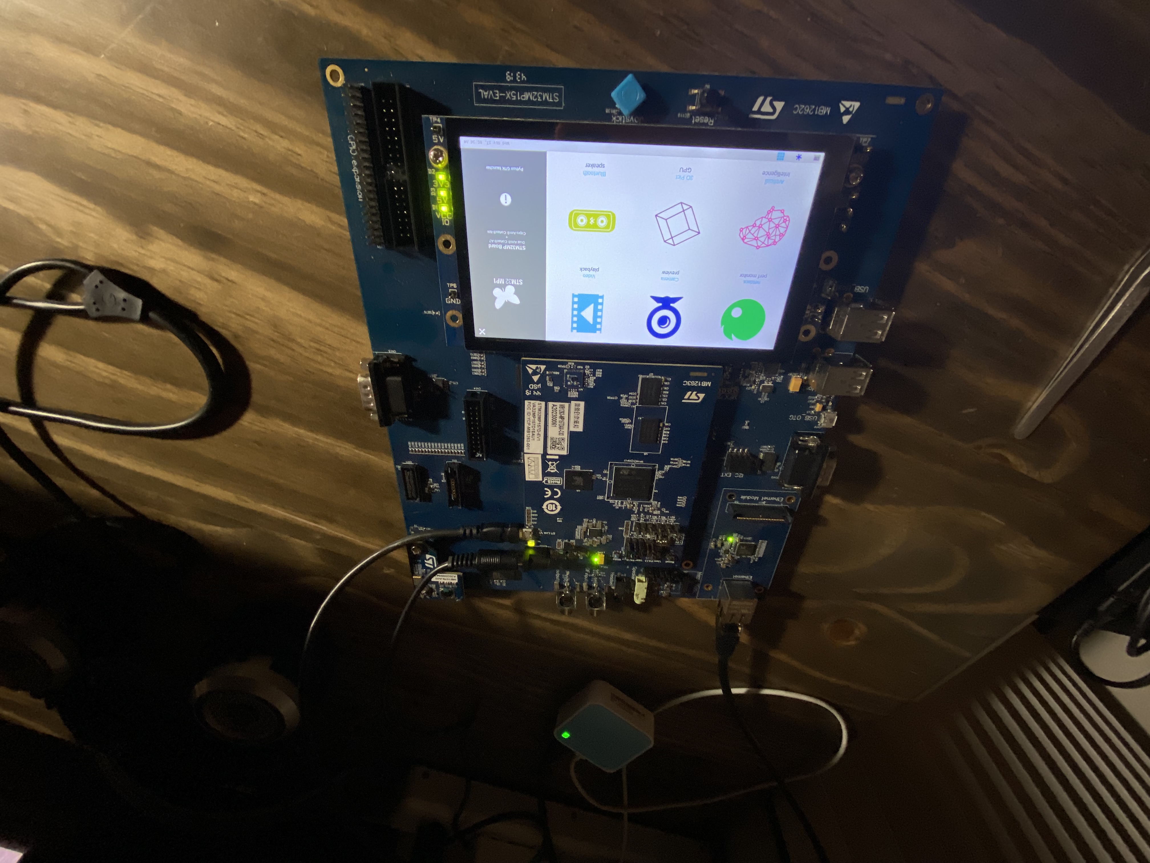 STM32MP157D-EV1